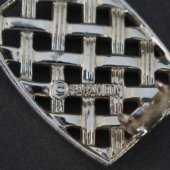 Sarah Cov Clip On Earrings Gold Tone Basketweave Lattice Openwork Vintage Estate - Picture 8 of 8